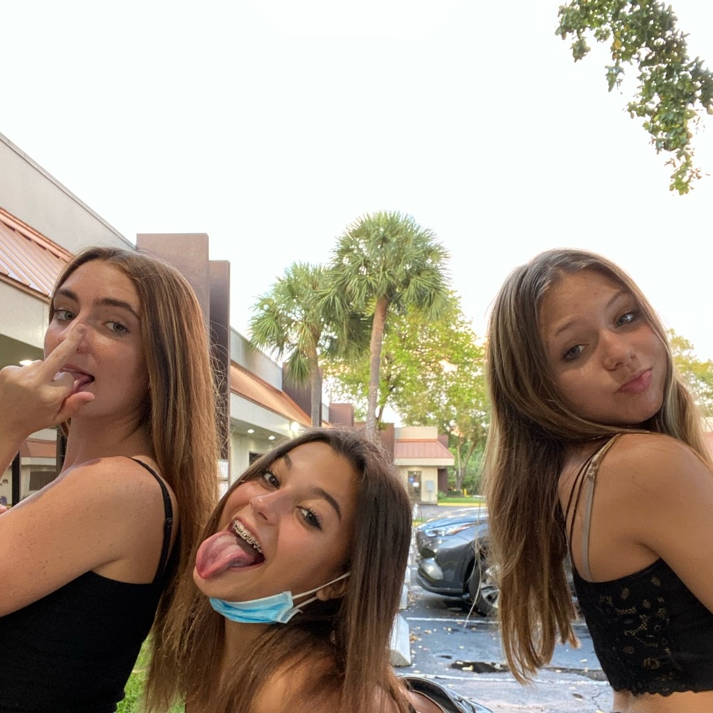 Meet your Posher, Gabriela